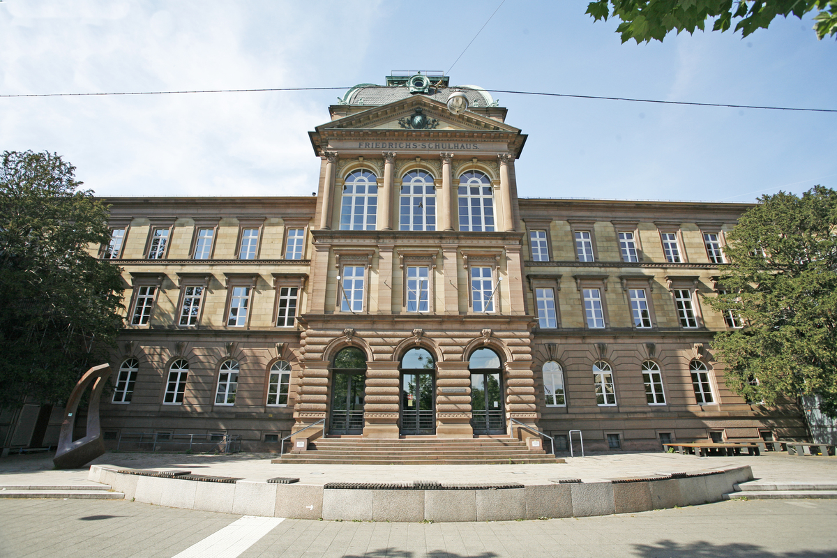 Hemholtz-Gymnasium Karlsruhe